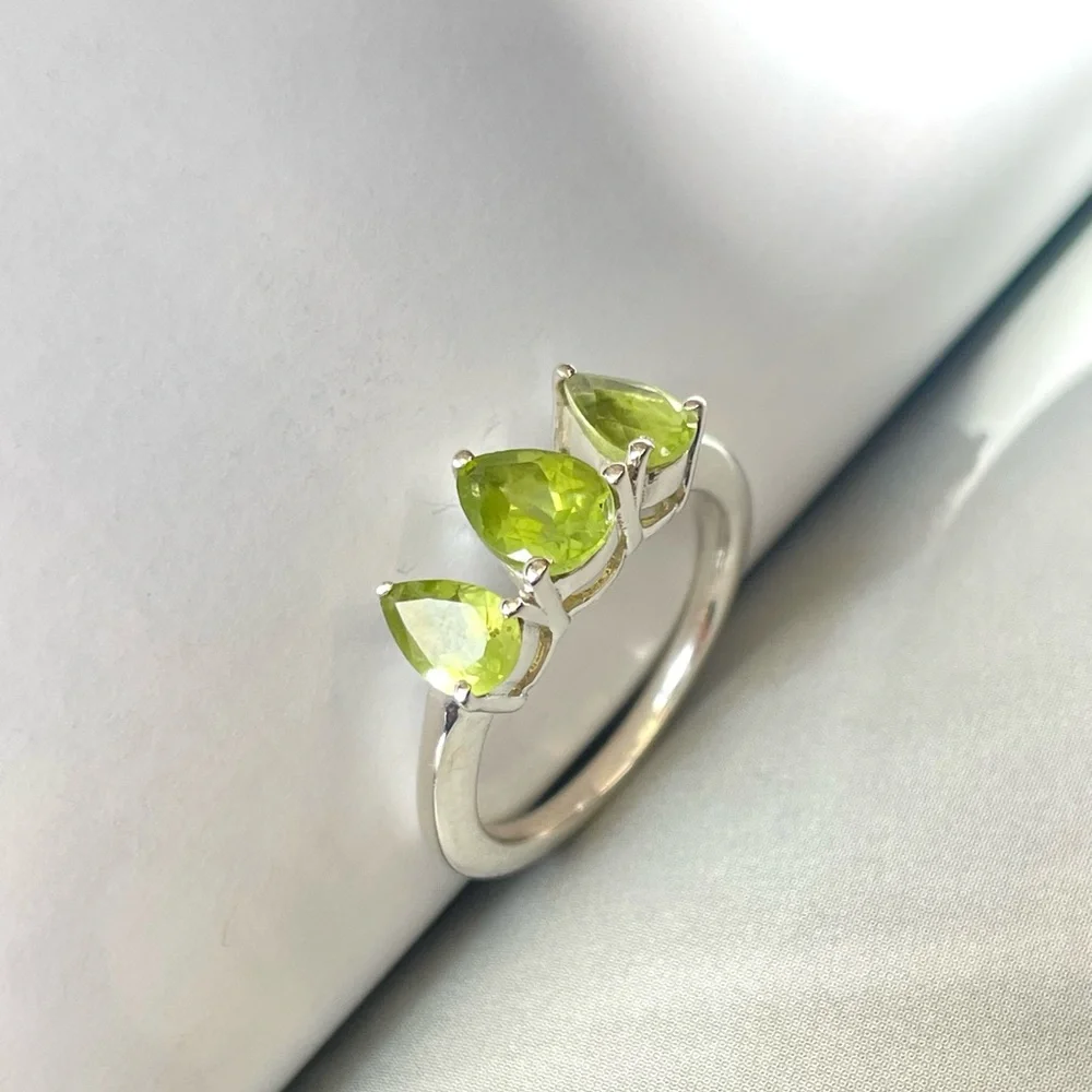 Stunning 925 Sterling Silver Peridot Ring, US:7 “VIBES”